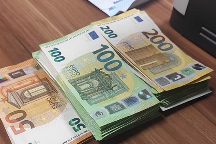 Slika /17524 vijest SMJ Slavonski Brod gotovina/glavna fotografija.jpg